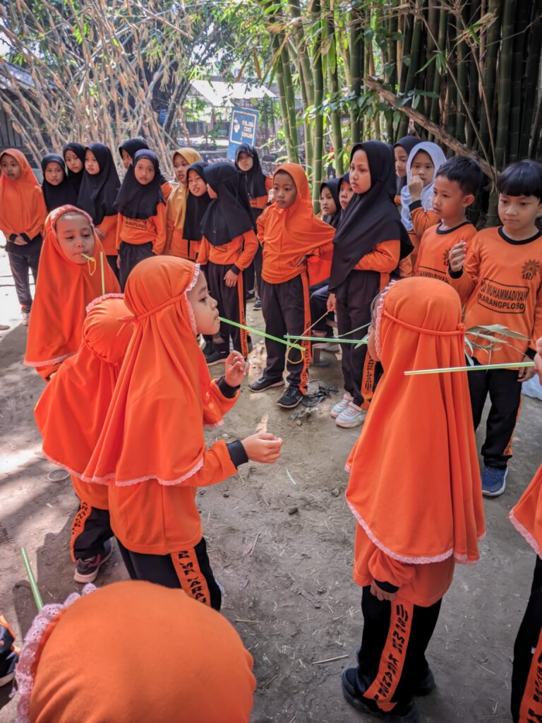 Sportif, Seru dan Kreatif : SD Muhammadiyah Karangploso Meriahkan HUT RI ke-79